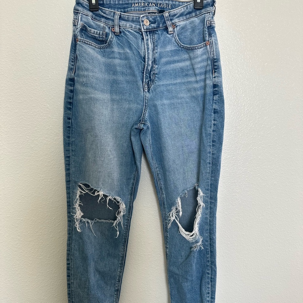 American Eagle Strigid distressed straight jeans